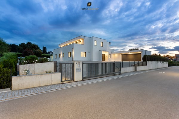 Harmonie in Design und Eleganz - moderne Luxusvilla der Extraklasse. 3