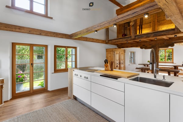 Stilvolles Wohnen mit viel Raum in naturnaher Lage 1