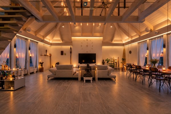 Exklusives Loft mit beeindruckender Raumhöhe, offenem Wohnkonzept und 2