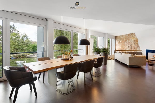 Seltene Gelegenheit: Villa mit Privatweiher an idyllischer Lage. 8