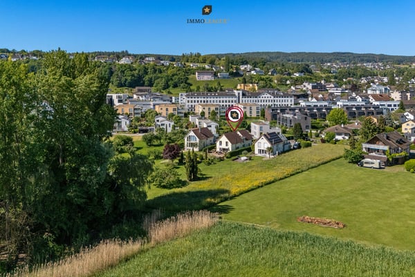 Seltene Seeliegenschaft mit parkähnlicher Gartenlandschaft. 5