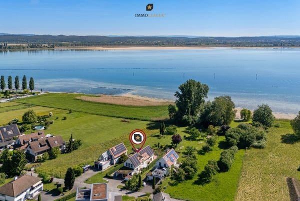 Seltene Seeliegenschaft mit parkähnlicher Gartenlandschaft. 1