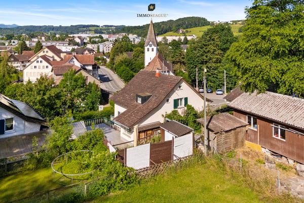 Ruhig wohnen. Vielseitig leben. 2 Wohneinheiten unter einem Dach. 2