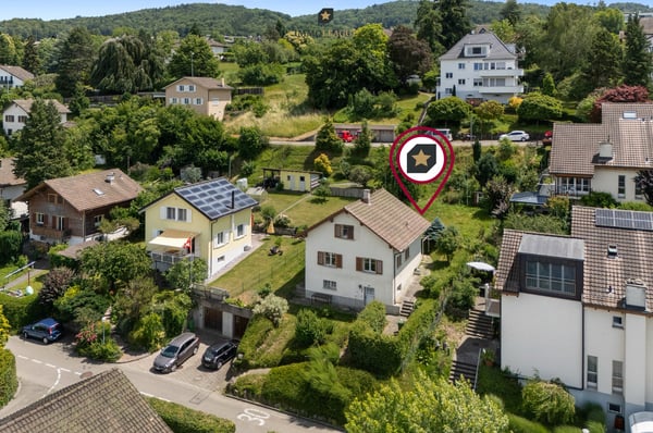 Viele attraktive Möglichkeiten in ruhiger Lage mit Seesicht. 2
