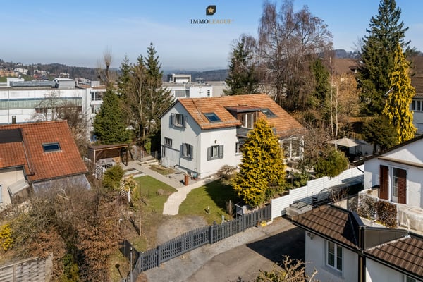 Familienglück mit wunderschönem Gartenparadies 1