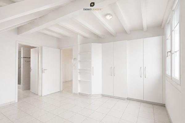 Lichtdurchflutete Maisonette-Dachwohnung mit schöner Seesicht. 6