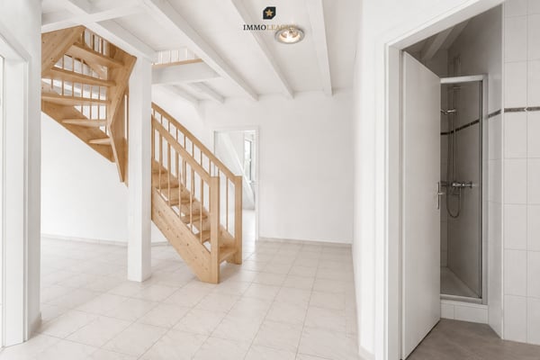 Lichtdurchflutete Maisonette-Dachwohnung mit schöner Seesicht. 7