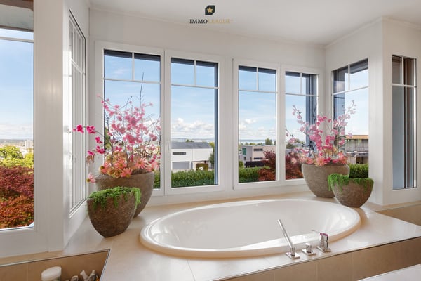 Grandiose Luxusvilla mit Pool und Seesicht 13
