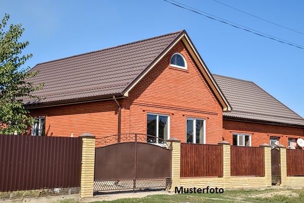 *Casa unifamiliare con pollaio e cantina a Capolago* 1