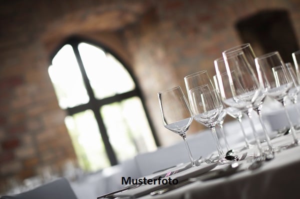 *Abizione/ristorante e terreno*