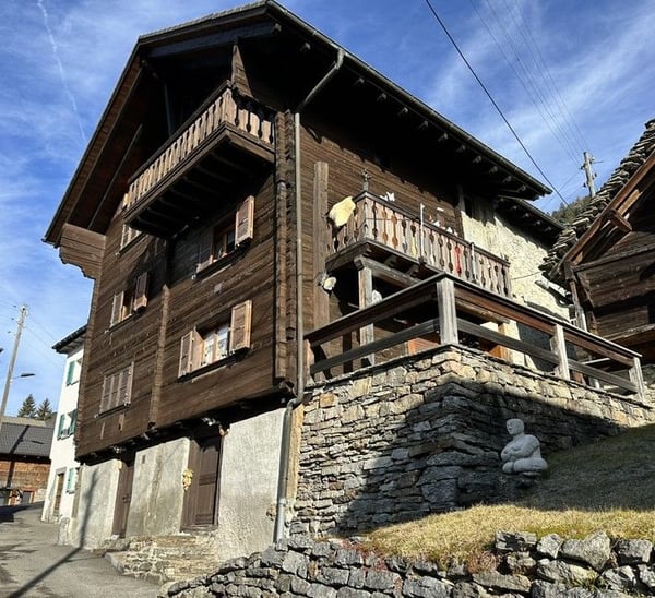 *Casa* 1