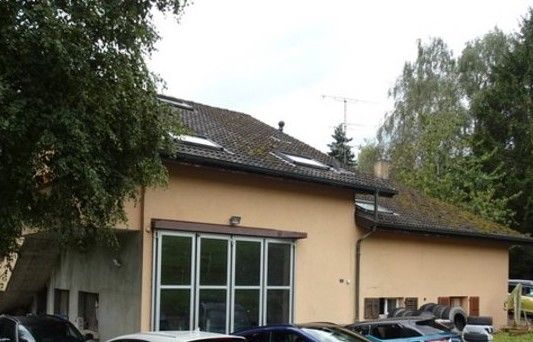 *Maison familiale avec piscine* 4