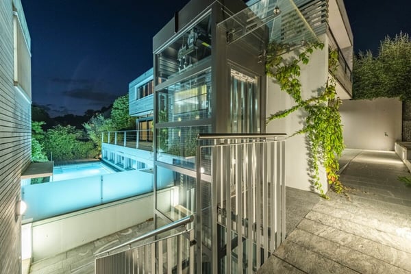 24-304 B - modernes 1.5 Zimmer Wohnhaus mit Aussenpool 31