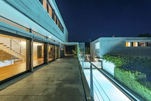 24-304 B - modernes 1.5 Zimmer Wohnhaus mit Aussenpool 35