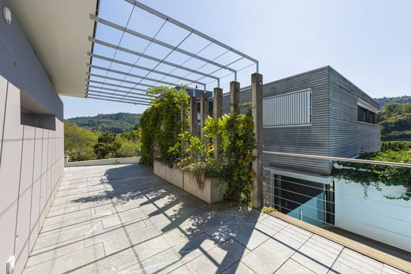 24-304 B - modernes 1.5 Zimmer Wohnhaus mit Aussenpool 9