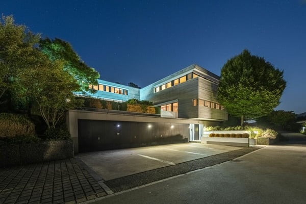 24-304 B - modernes 1.5 Zimmer Wohnhaus mit Aussenpool 1