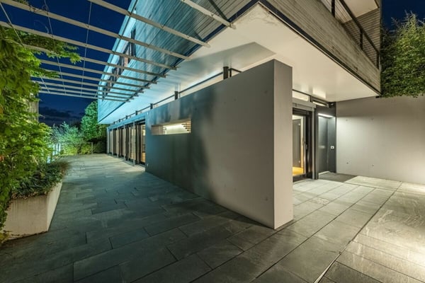 24-304 B - modernes 1.5 Zimmer Wohnhaus mit Aussenpool 32