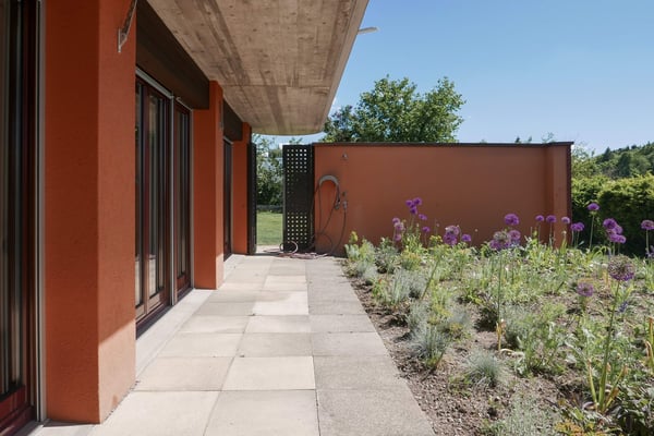 Grosszügige 5.5-Zimmer-Gartenwohnung mit 132 m², sonnigem Garten an ruhiger Lage in Effretikon