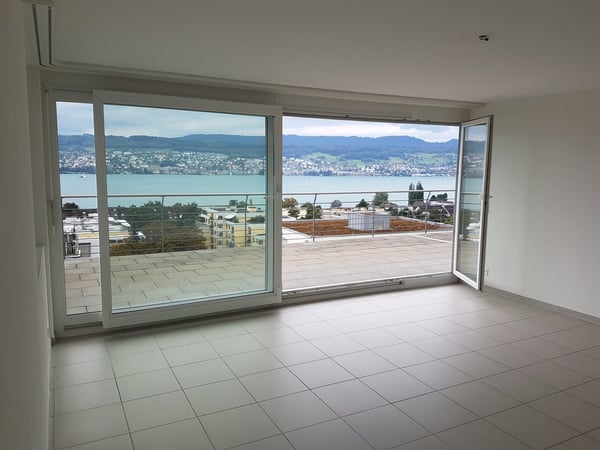 Wohnen über dem Rebberg: Exklusive 5-Zimmer-Attika-Maisonette mit Panoramaseesicht 5