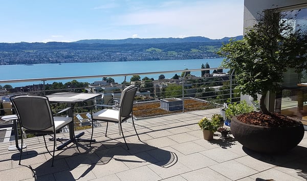 Wohnen über dem Rebberg: Exklusive 5-Zimmer-Attika-Maisonette mit Panoramaseesicht 7