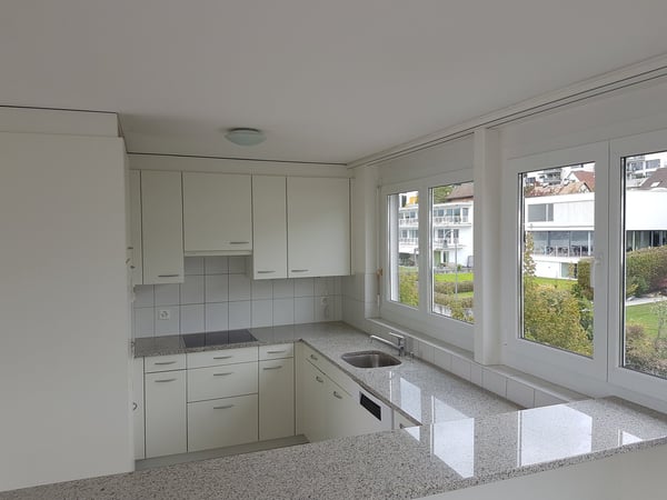 Wohnen über dem Rebberg: Exklusive 5-Zimmer-Attika-Maisonette mit Panoramaseesicht 6
