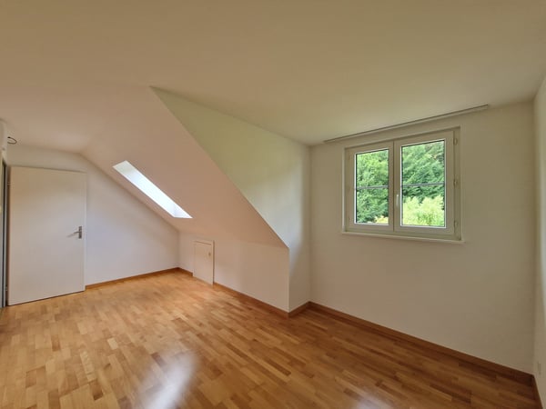Attraktive 4-Zimmer-Wohnung mit Seesicht nahe Bahnhof Uetikon 6