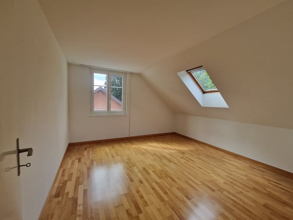 Attraktive 4-Zimmer-Wohnung mit Seesicht nahe Bahnhof Uetikon 5