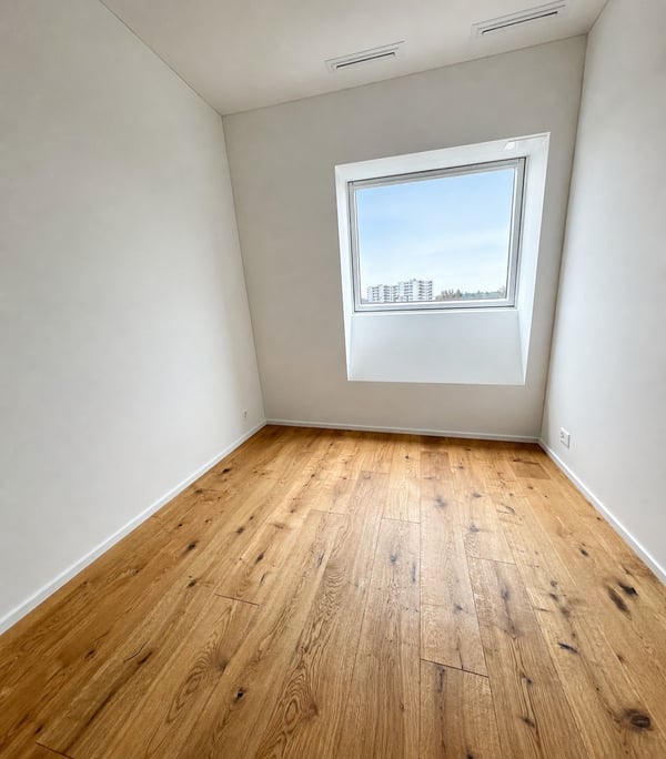 Moderner Innenausbau und grosse Dachterrasse 7