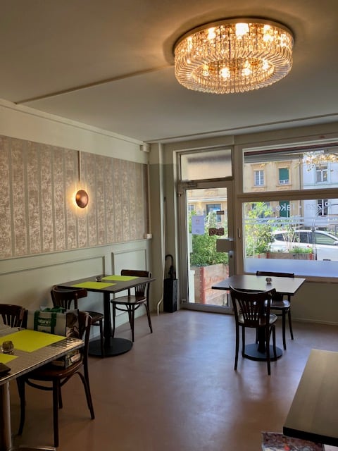 Charmantes Café-Restaurant in Basel St. Johann zu vermieten 1