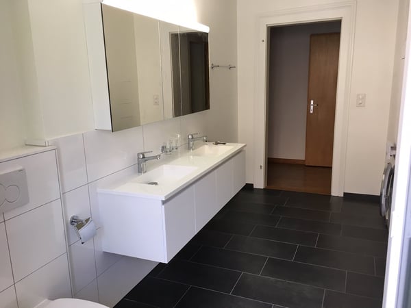 1.5-Zimmer-Altbauwohnung Nähe Rhein mit neuer Küche und neu saniertem Bad 1