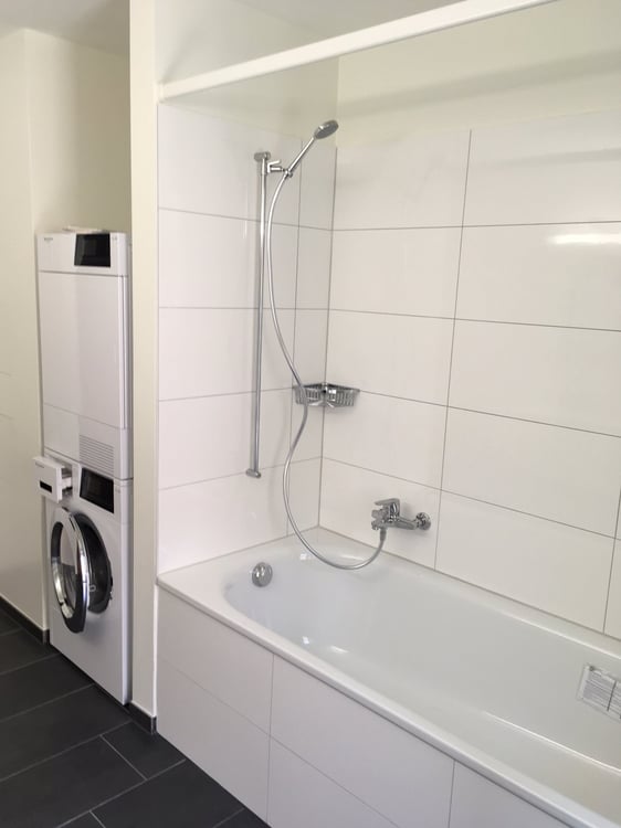 1.5-Zimmer-Altbauwohnung Nähe Rhein mit neuer Küche und neu saniertem Bad 6