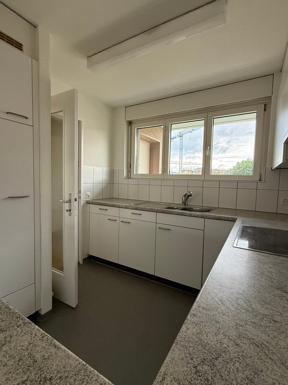 Helle 3.5-Zimmer-Wohnung mit Balkon in Birmensdorf – ab sofort verfügbar! 4