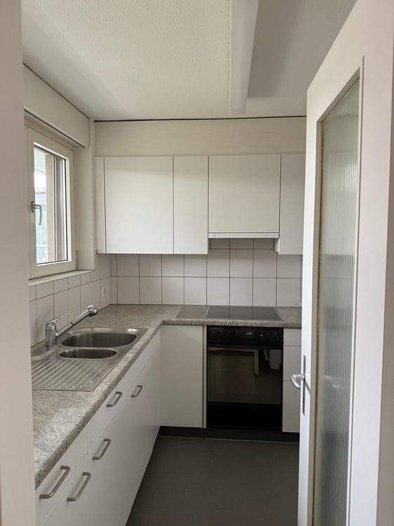Helle 3.5-Zimmer-Wohnung mit Balkon in Birmensdorf – ab sofort verfügbar! 3