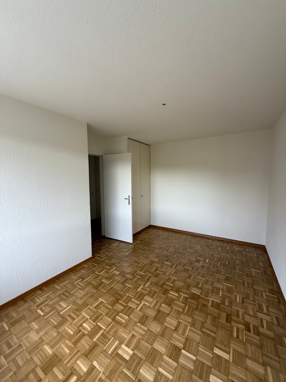Helle 3.5-Zimmer-Wohnung mit Balkon in Birmensdorf – ab sofort verfügbar! 6