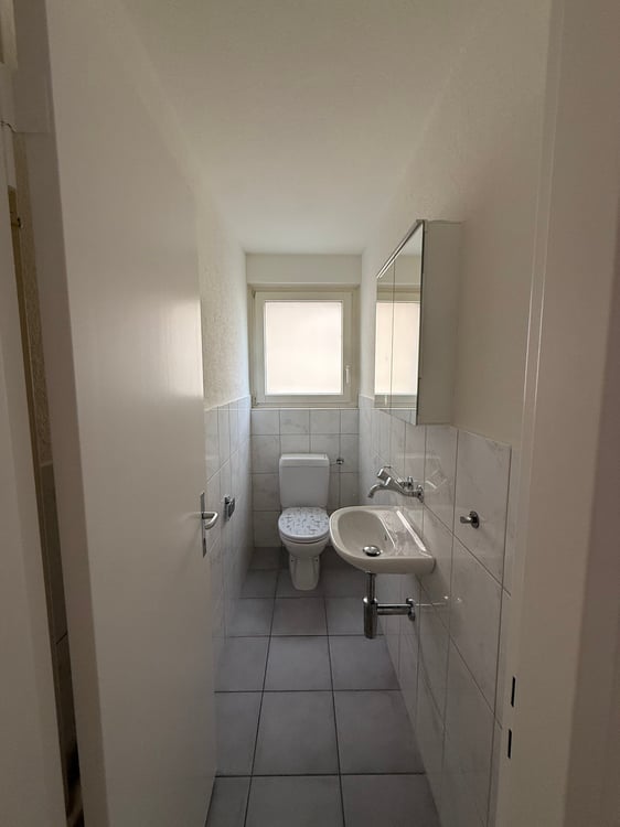 Helle 3.5-Zimmer-Wohnung mit Balkon in Birmensdorf – ab sofort verfügbar! 8