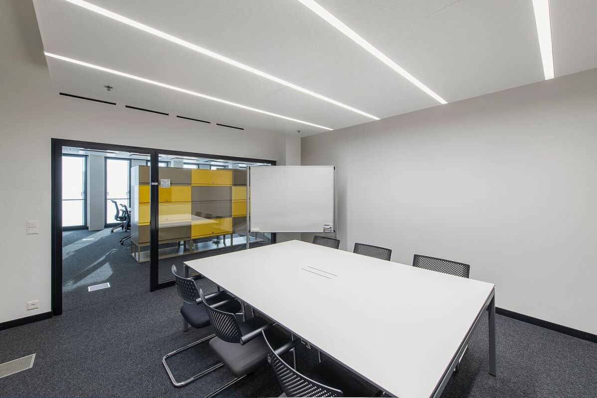Espaces de bureau entièrement aménagés - utilisations intermédiaires possibles