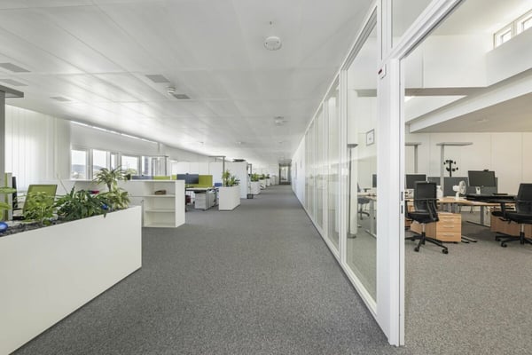 WHITE PLAZA: City-Office beim Bahnhof SBB 3