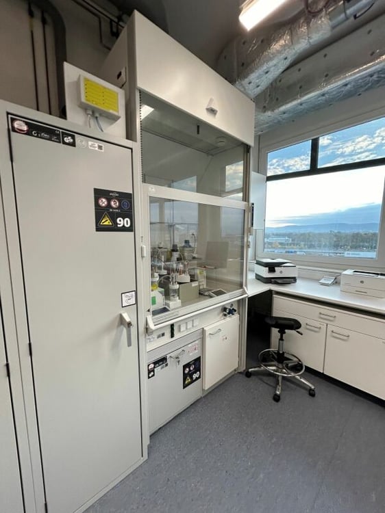 Entdecken Sie die Zukunft der Forschung: Hochmoderne Laborflächen für bahnbrechende Innovationen. 3