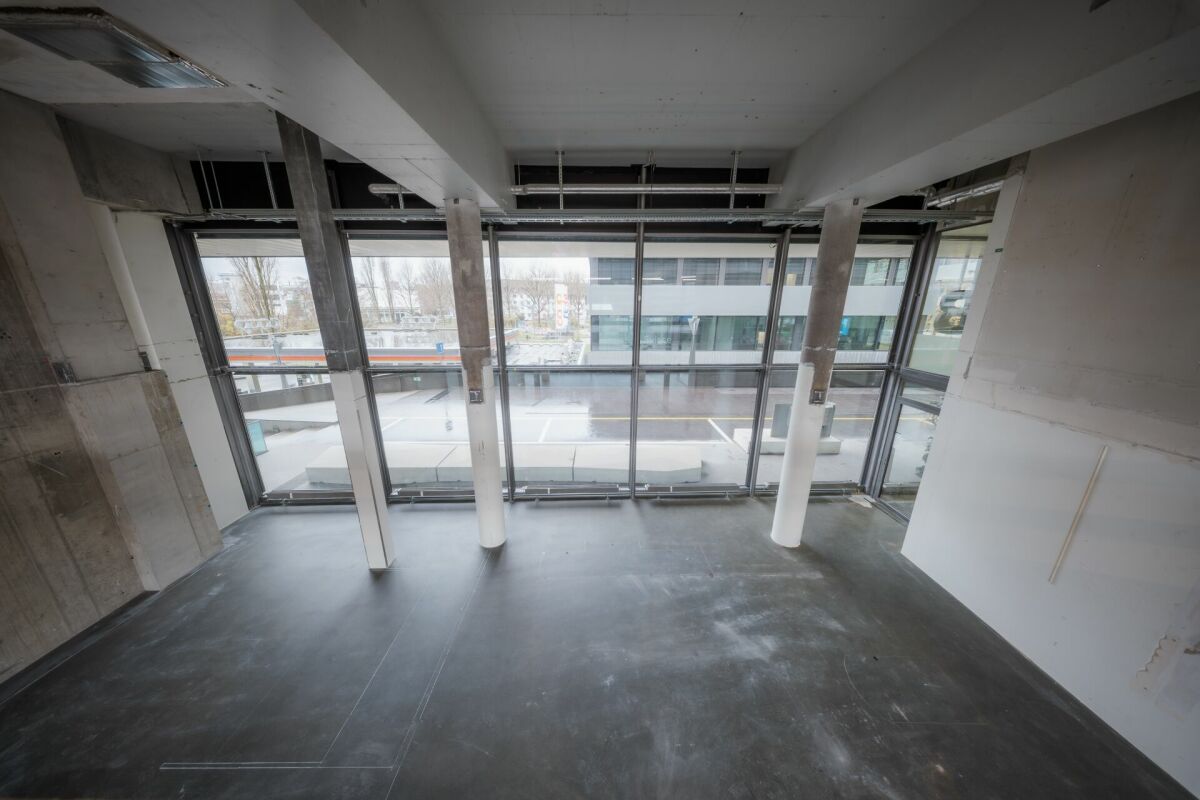 Espace commercial polyvalent dans le parc d'affaires Stücki