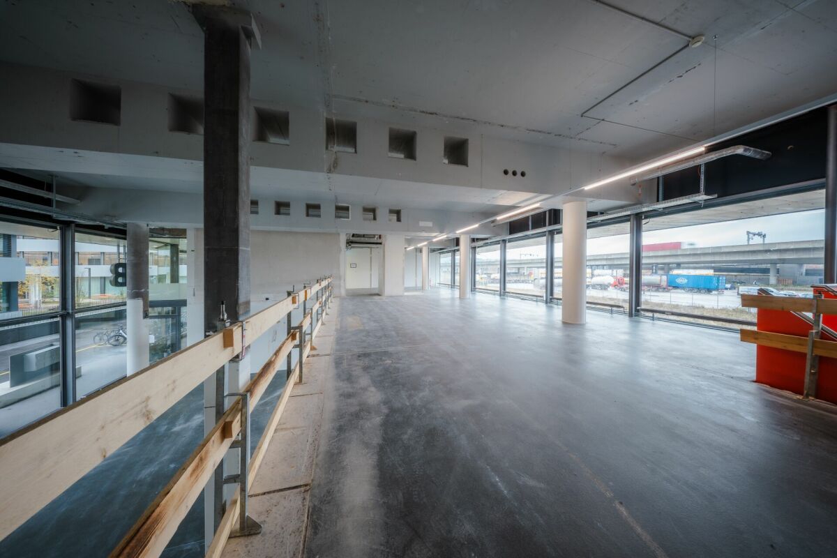 Espace commercial polyvalent dans le parc d'affaires Stücki