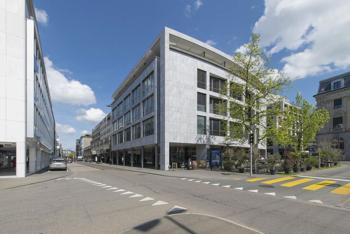 Spazio ufficio pronto per l'occupazione nel cuore della città di Zug