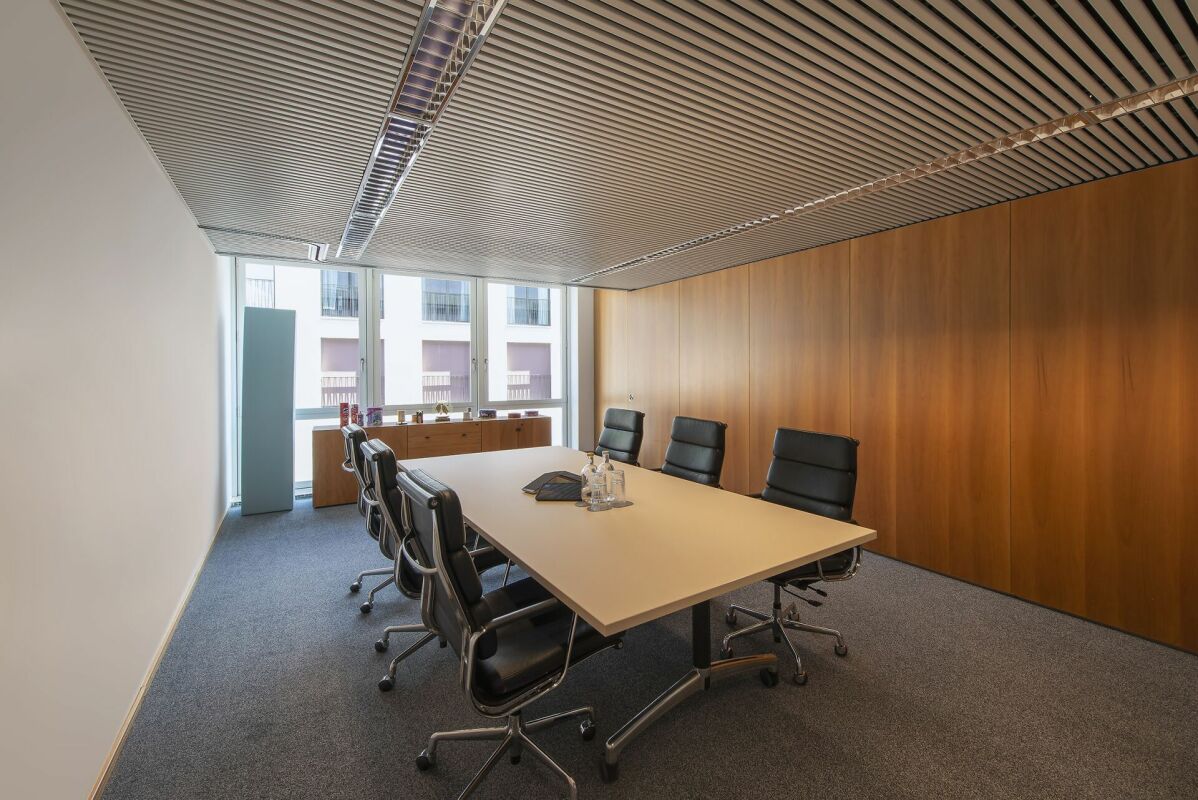 Spazio ufficio pronto per l'occupazione nel cuore della città di Zug