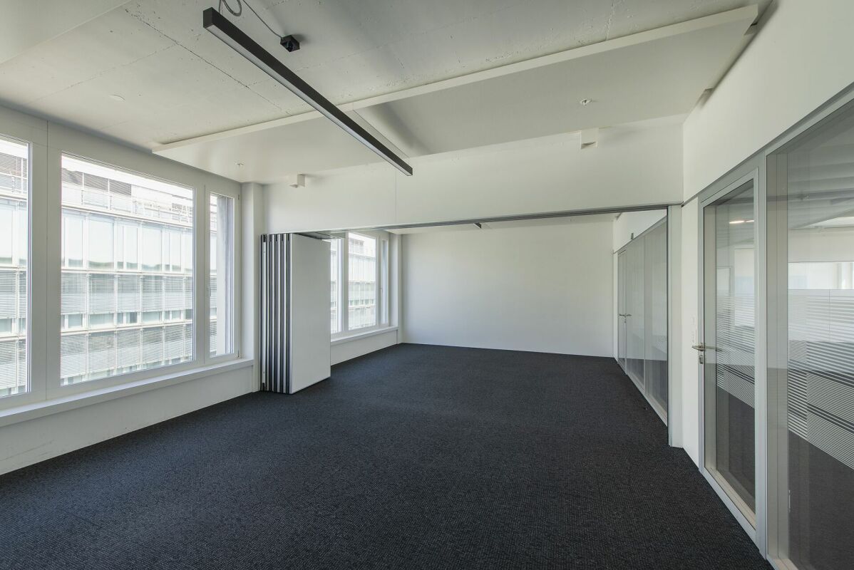 Attractive Plug & Play office space in Glattpark - available for immediate occupancy