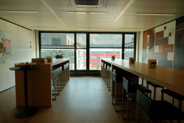 Hochwertig ausgebaute Büroflächen im Wirtschaftsraum Zug 8