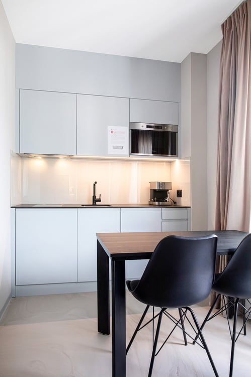 One Bedroom Junior, Kitchenette - Serviced Apartment with Weekly Housekeeping Included 4