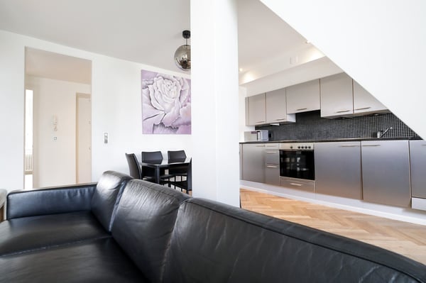 Grosszügige 3.5-Zimmer-Wohnung mit Balkon in Zürich-West 9