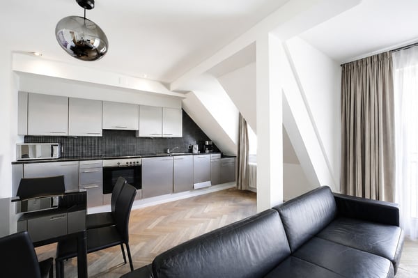 Grosszügige 3.5-Zimmer-Wohnung mit Balkon in Zürich-West 3