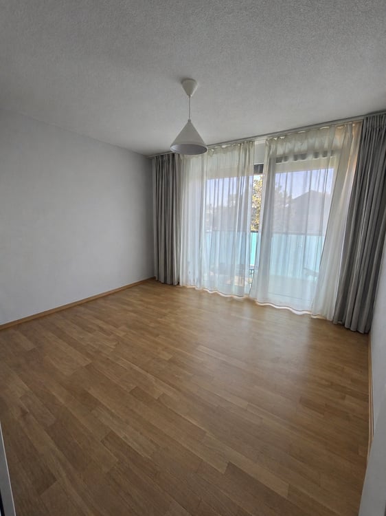 Moderne 3.5-Zimmer-Gartenwohnung an ruhiger Lage in Schwerzenbach 5