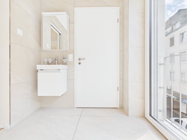 2-Zimmer-Wohnung mit grossem Reduit und Wäscheturm 9