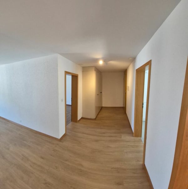 Schöne 3.5-Zimmer-Wohnung mit herrlicher Aussicht 6
